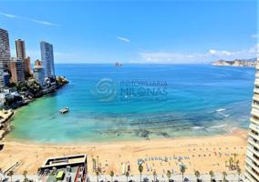 Apartamento en primera línea de mar con maravillosas vistas al mar con garaje privado photo 0