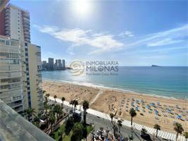 Tu hogar en primera línea de la Playa de Levante de Benidorm con piscina y garaje privado photo 0