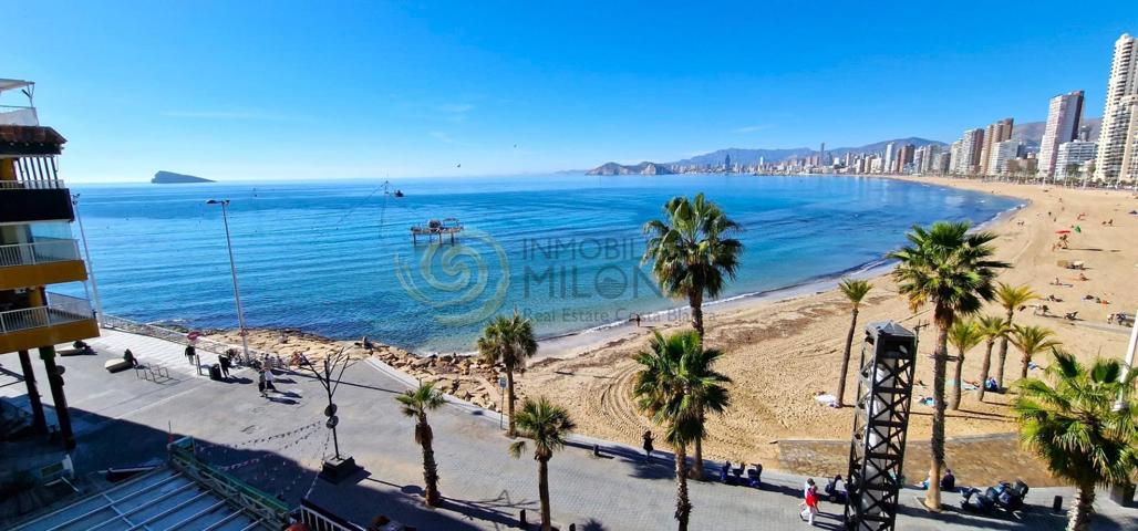 Fantástico Apartamento en Primera Línea de Playa Levante con Vistas al Mar en Benidorm photo 0