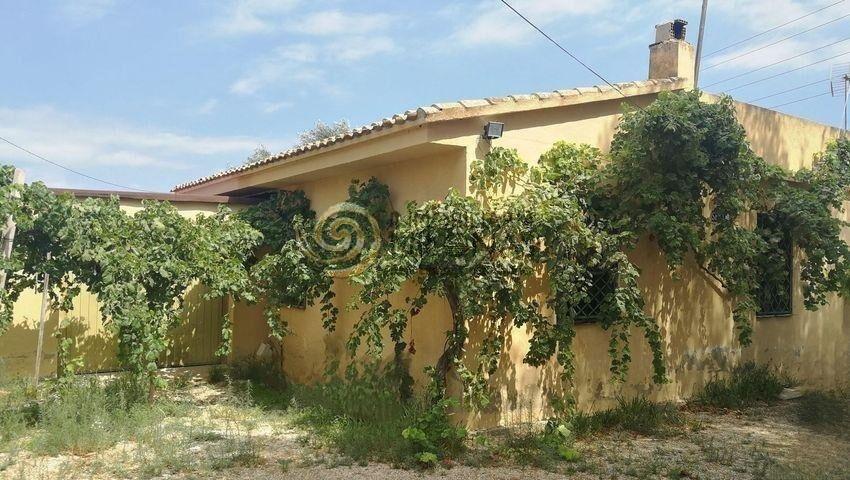 ¡Casa independiente con gran parcela en Benidorm! photo 0