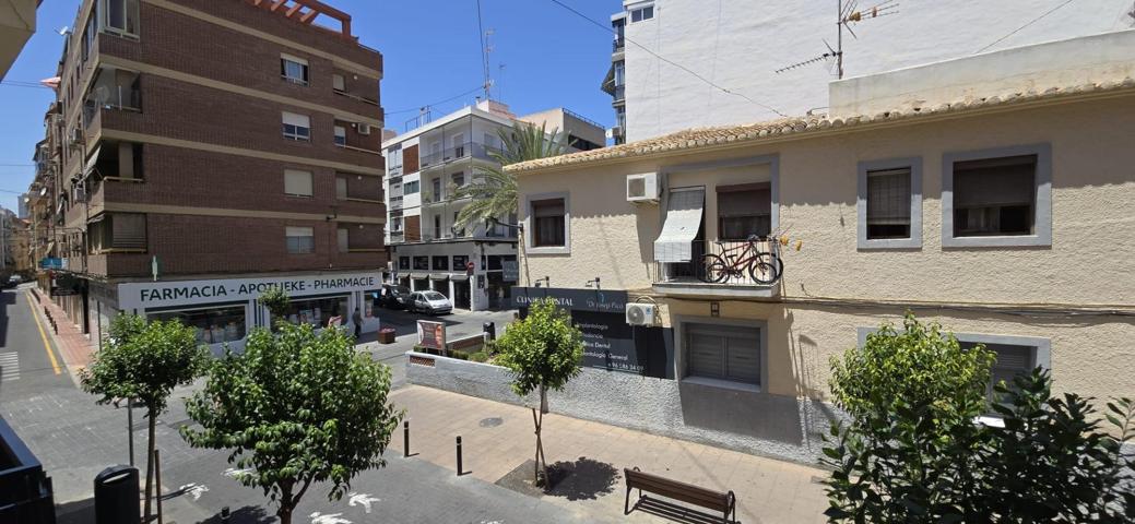 Piso de 2 dormitorios en el centro de Benidorm photo 0