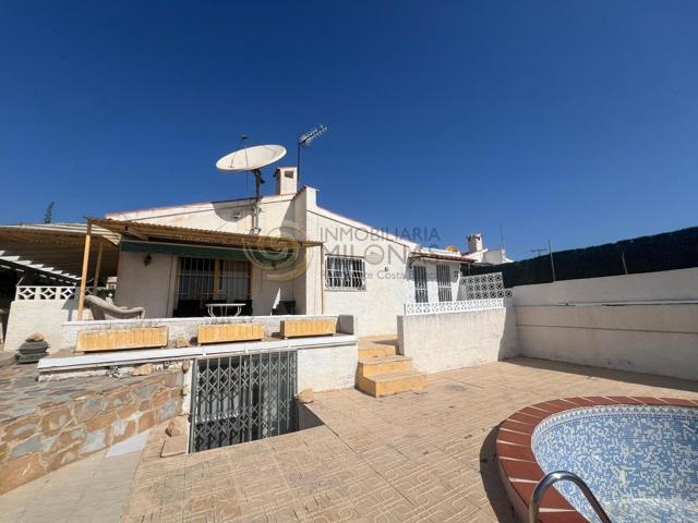 Chalet independiente con piscina privada y gran parcela en Benidorm photo 0