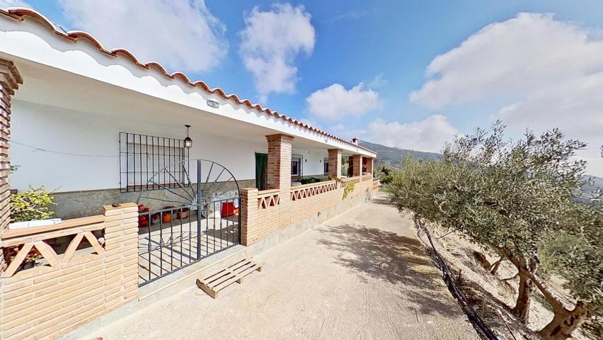 OPORTUNIDAD ÚNICA – SE VENDE CHALET EN ITRABO CON VISTAS AL MAR photo 0