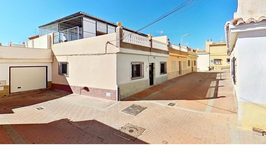 🏠 Tu casa en Motril: 3 dormitorios, patio y 2 terrazas soleadas! photo 0