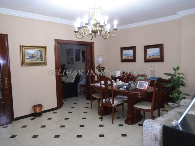 PISO EN VENTA EN EL CENTRO DE VALVERDE DEL CAMINO photo 0