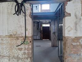 EDIFICIO EN TRIANA photo 0