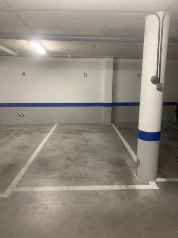 Plaza De Parking en venta en Madrid de 12 m2 photo 0