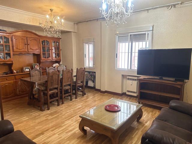 Piso en venta en Madrid de 103 m2 photo 0