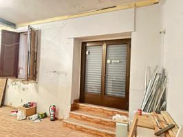 Local en venta en Madrid de 54 m2 photo 0