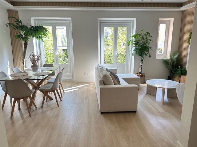 Piso en venta en Madrid de 94 m2 photo 0