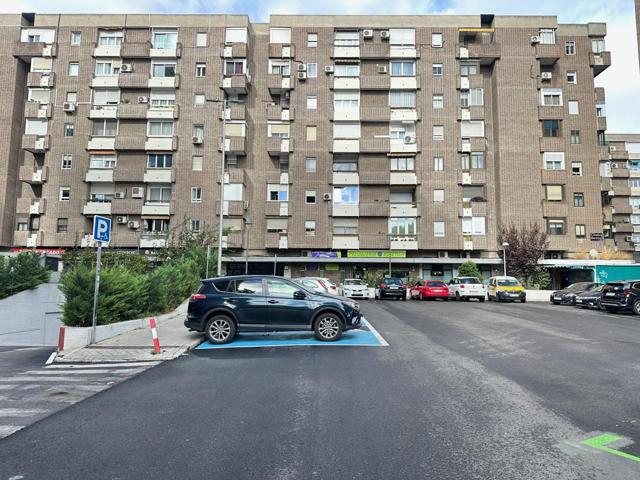 Piso en venta en Madrid de 165 m2 photo 0