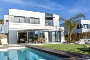 Exclusiva Villa de Lujo – Elegancia, Espacio y Confort photo 0