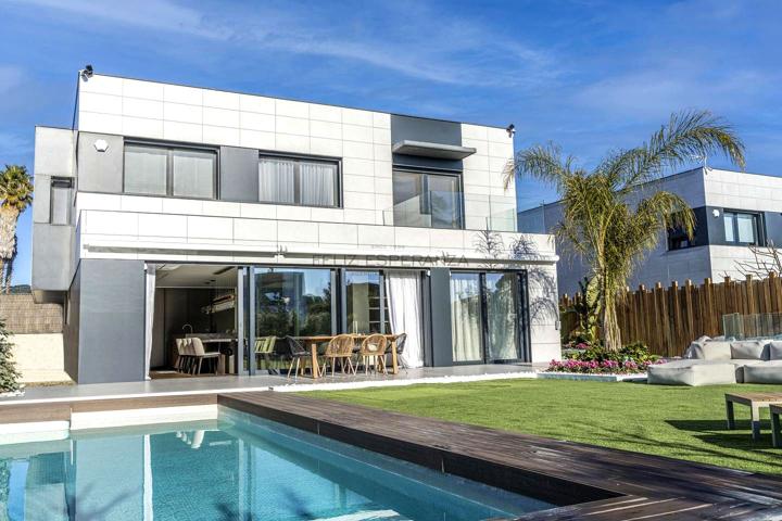 Exclusiva Villa de Lujo – Elegancia, Espacio y Confort photo 0