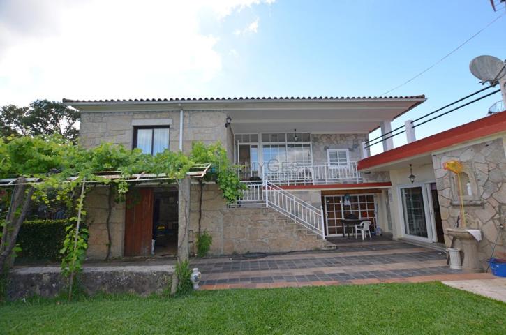 CASA DE PIEDRA CON PISCINA SOBRE AMPLIA PARCELA photo 0