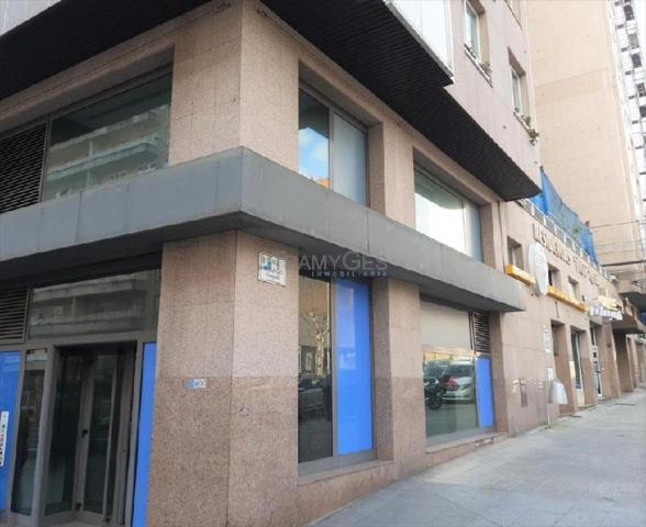 AMPLIO LOCAL COMERCIAL DESARROLLADO EN 2 PLANTAS EN AVENIDA FLORIDA photo 0