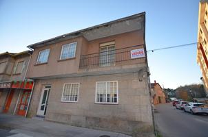 CASA ADOSADA PARA REFORMAR COMPUESTA DE PLANTA BAJA, PRIMERA Y DESVÁN EN AVENIDA CONCORDIA photo 0