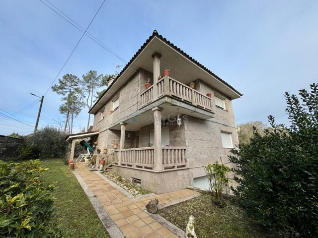 Chalet de Piedra muy cuidado de 4 habitaciones y 3 baños en Angoares, Ponteareas photo 0