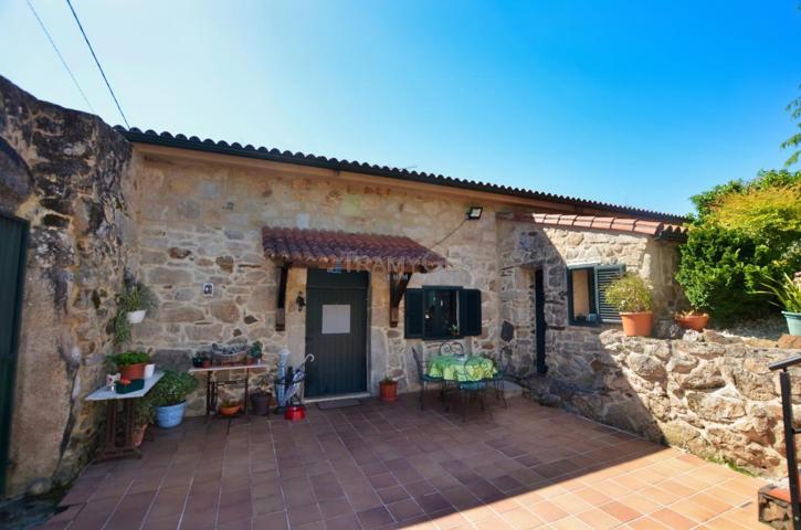 Casa rústica de piedra con piscina y vistas despejadas en Tomiño photo 0