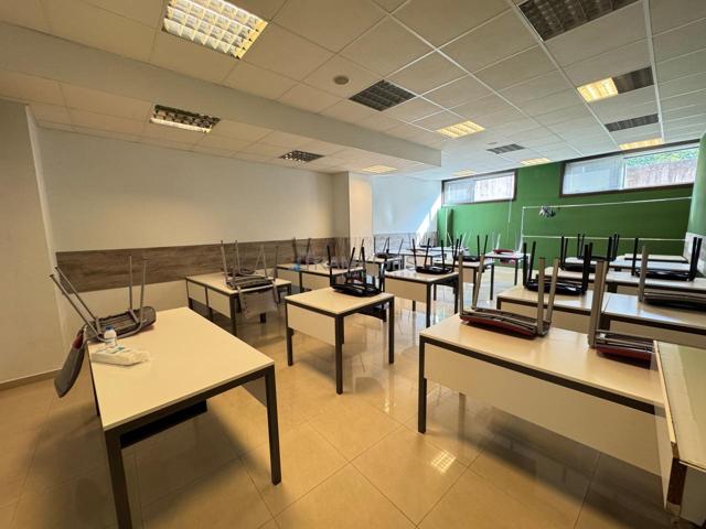 LOCAL EN EL POLIGONO DE VALLADARES photo 0