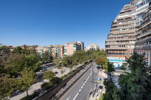 PISO DE LUJO EN AVENIDA CONSTITUCIÓN photo 0