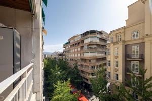 'Exclusivo Piso en el Centro de Granada con Garaje Privado' photo 0