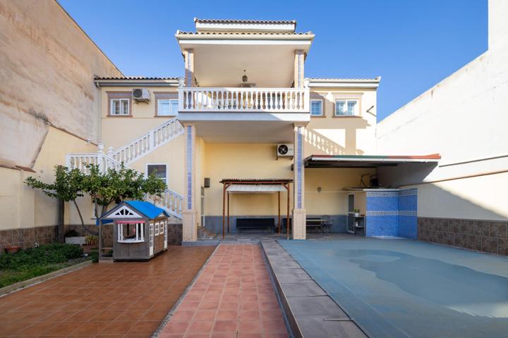 🏡 ¡Espectacular chalet adosado en Santa Fe – Vega de Granada! photo 0