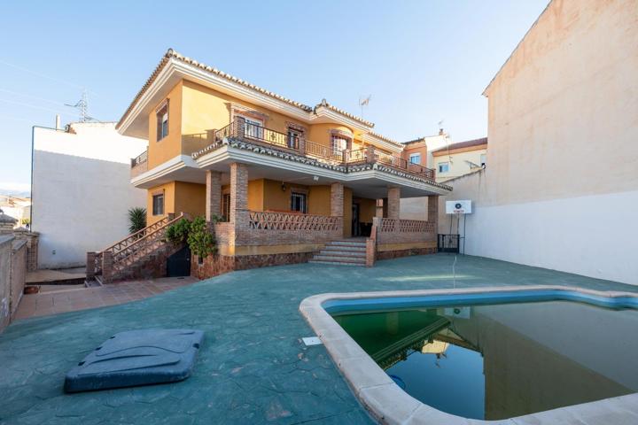 🚀 ¡Vive en una casa independiente con piscina y todas las comodidades en Las Gabias! 🔑✨ photo 0