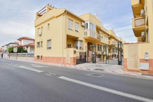 Armilla. Vivienda unifamiliar adosada. 3 dormitorios. 2 baños. 1 aseo. photo 0