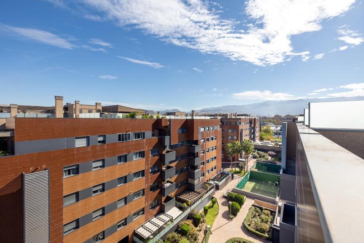 Ático dúplex con terraza panorámica en Parque Lagos, Granada photo 0