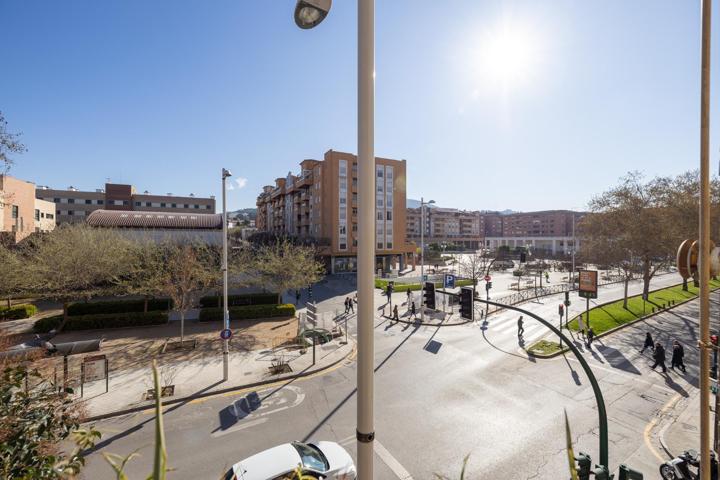 Maravilloso piso de 3 dormitorios con terraza en Avd Madrid photo 0