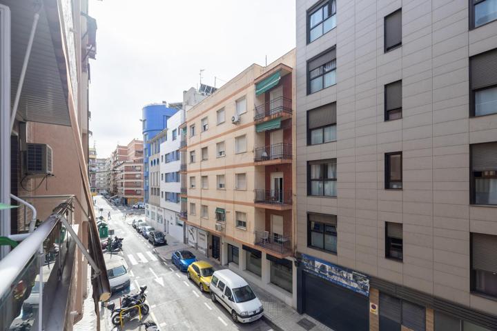 Piso en venta en calle Santa Clotilde, junto a Hipercor, con plaza de garaje photo 0