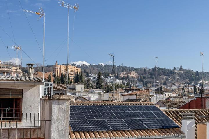 Ático Dúplex Premium en el Corazón de Granada: Lujo, Espacio y Vistas de Ensueño. photo 0
