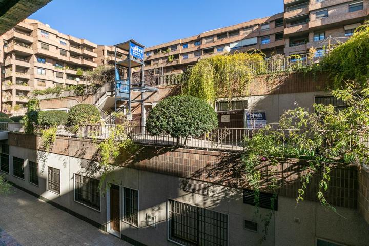 Piso En venta en Constitucion, Granada photo 0