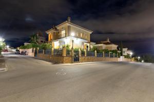 Bonito Chalet en Santa Marta, Gójar. photo 0