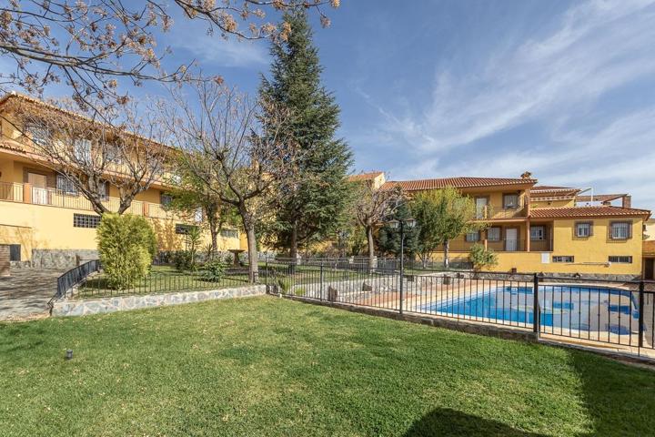 ¡PISAZO CON TERRAZA Y RESIDENCIAL CON PISCINA EN OGIJARES! photo 0