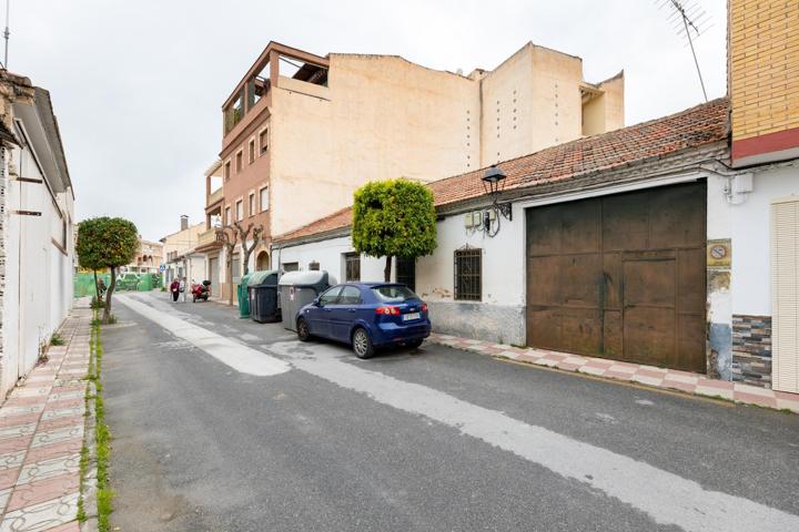 🏡 Gran Oportunidad en Churriana de la Vega – Terreno con Potencial! photo 0