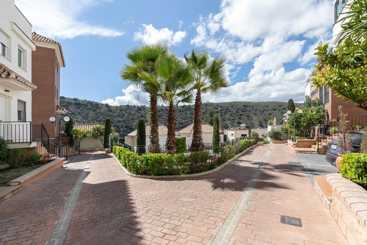 CASA EN VENTA EN URBANIZACIÓN PRIVADA JUNTO AL HOSPITAL VITHAS! photo 0