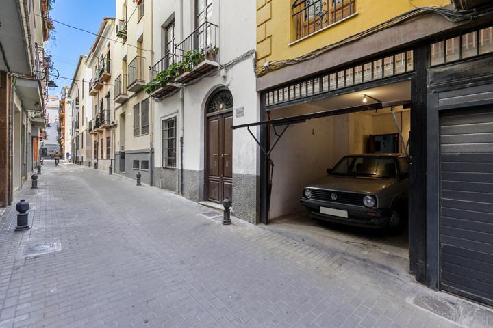 OPORTUNIDAD CASA EN EL CENTRO DE GRANADA photo 0
