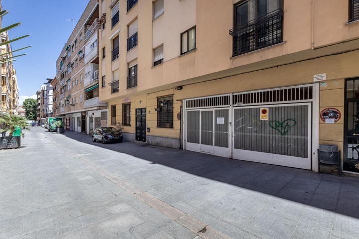 Un refugio de luz y diseño en pleno corazón histórico con plaza de garaje. photo 0