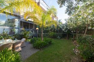 Venta de piso con 100 m2 de jardín en Málaga (Zona Puerto de la Torre) photo 0