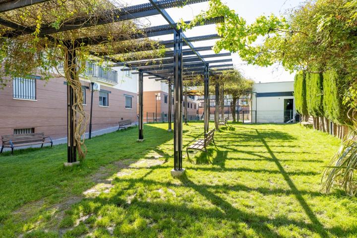 CASA EN LAS GABIAS, URB. PRIVADA CON PISCINA Y ZONAS VERDES photo 0