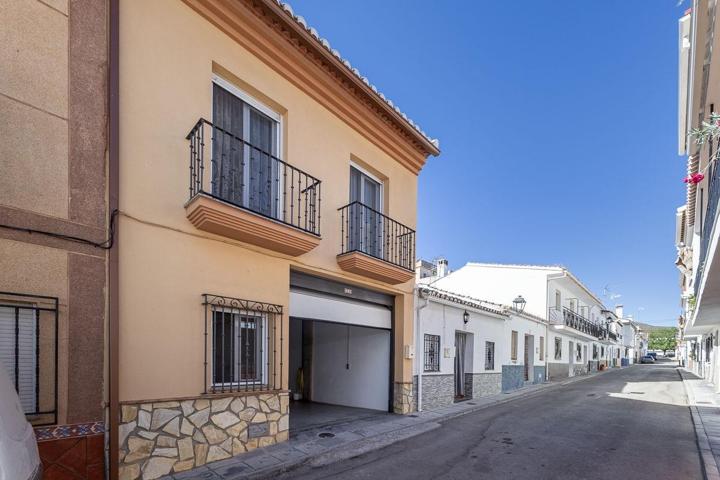 GR3924 Jatar Casa con 3 dormitorios, 2 baños, garaje y patio. photo 0
