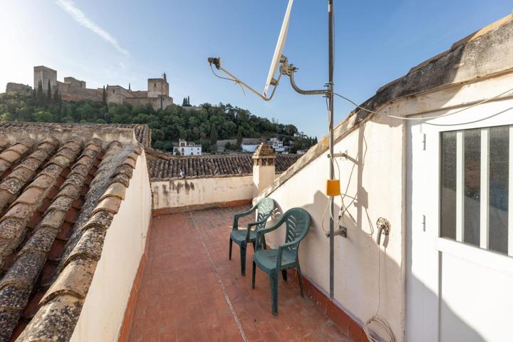 Interesante casa en el Albaycín con dos dúplex habitados y vistas a la Alhambra photo 0