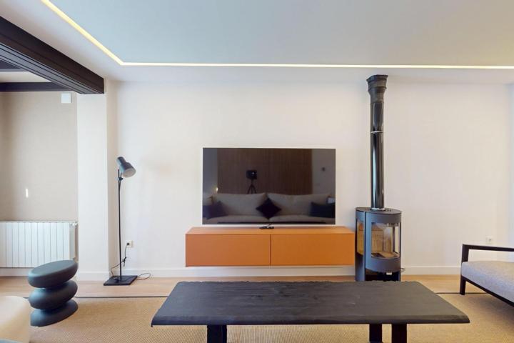 Exclusiva vivienda de lujo en Sierra Nevada. Renovada y lista para vivir o invertir. photo 0