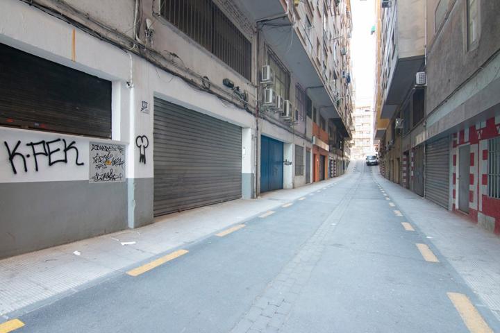Local de 198 m2 de superficie y en rentabilidad en zona Camino de Ronda photo 0