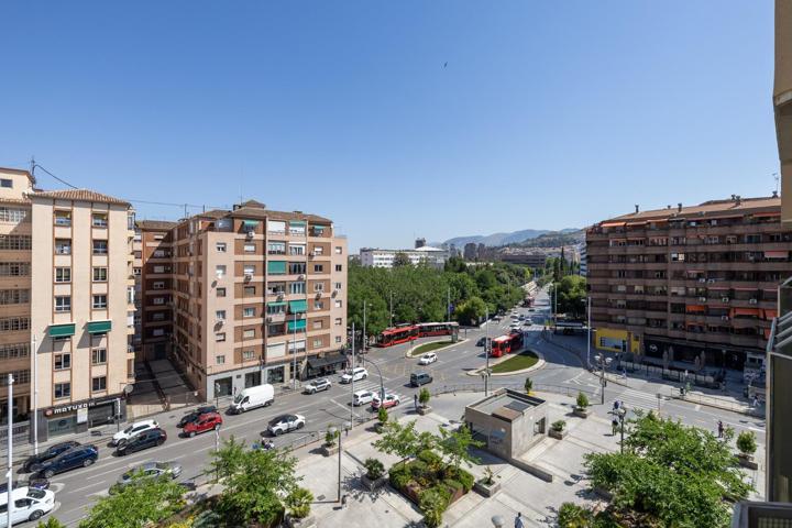🏡 Amplio piso en Plaza Einstein – Ubicación excepcional en el centro de Granada photo 0