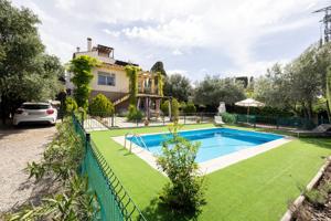 Unifamiliar En venta en Urbanizacion Cortijo Del Aire, Albolote photo 0