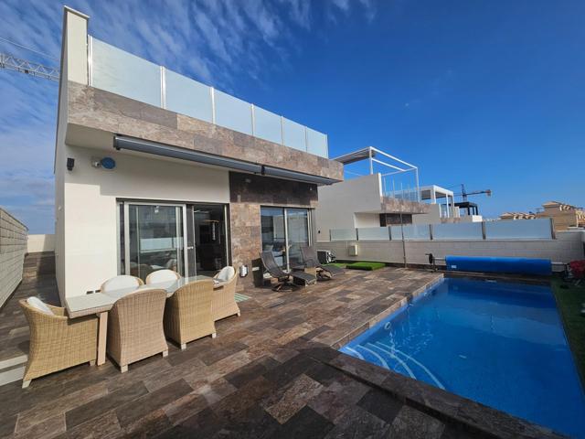 Casa En venta en Villamartin, Orihuela Costa photo 0