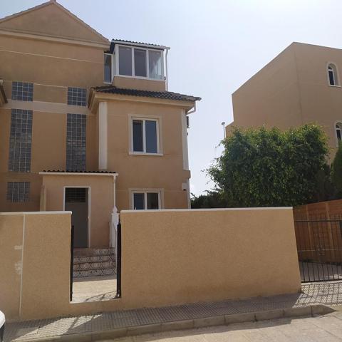 Unifamiliar Pareada En venta en La Zenia, Orihuela Costa photo 0