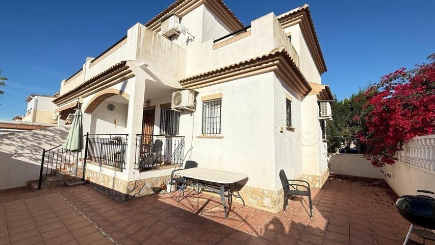 Unifamiliar Pareada En venta en Aguas Nuevas, Torrevieja photo 0